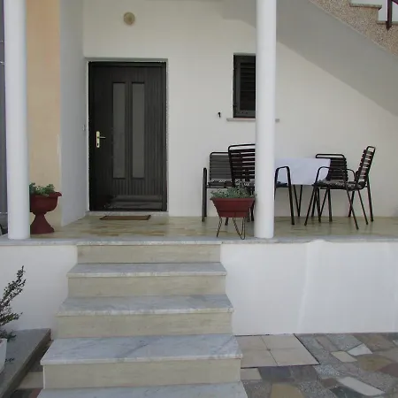 Apartment Mirela House With