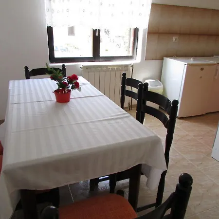 Apartment Mirela House With