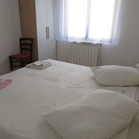 Mirela House With Apartment *