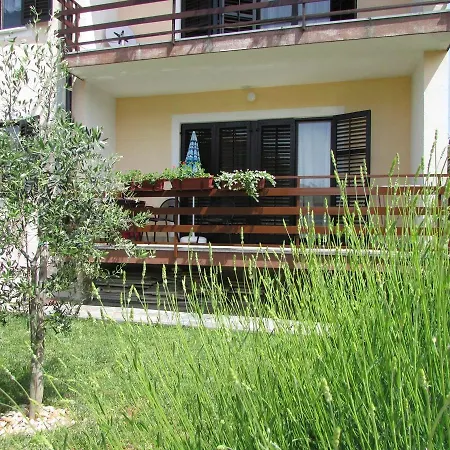 Apartment Mirela House With Umag