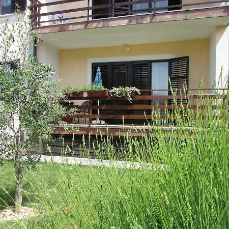 דירה Mirela House With אומאג